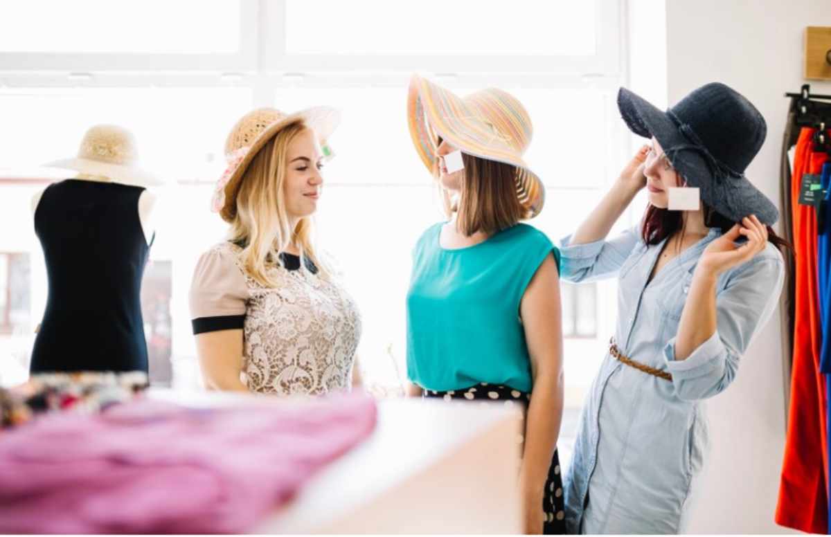 An overview of the Modaes Fashion Summit, showcasing industry leaders, designers, and experts discussing the latest trends, sustainability, and innovation in the fashion world