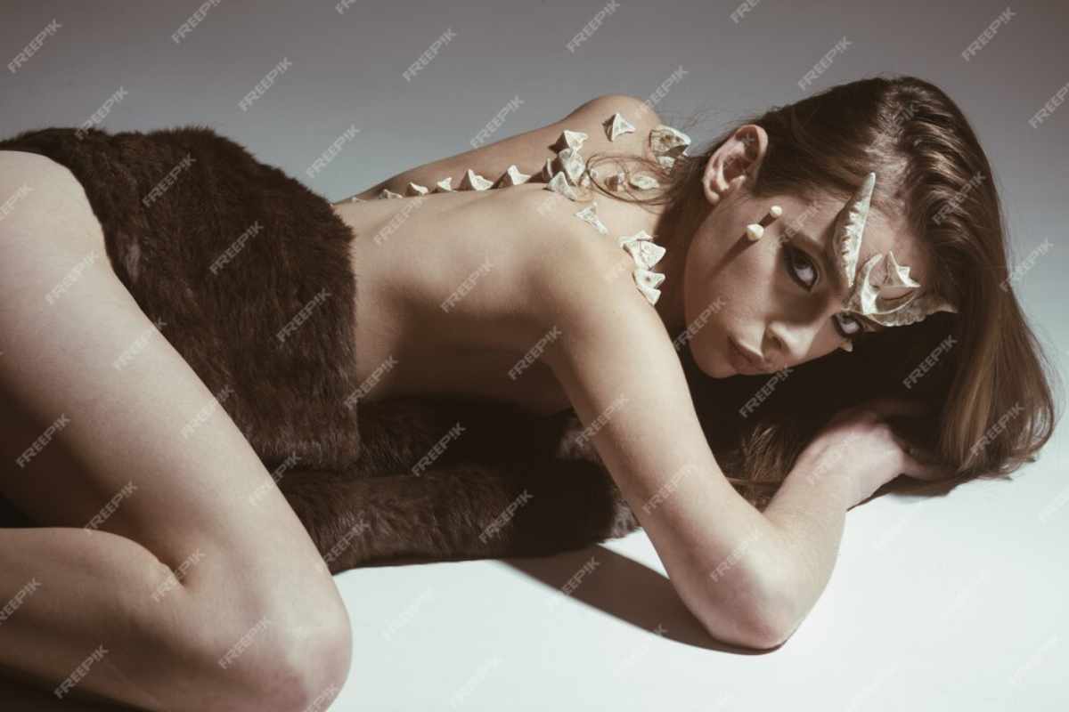 Artistic Fashion Photography: Models in Bold and Elegant Poses